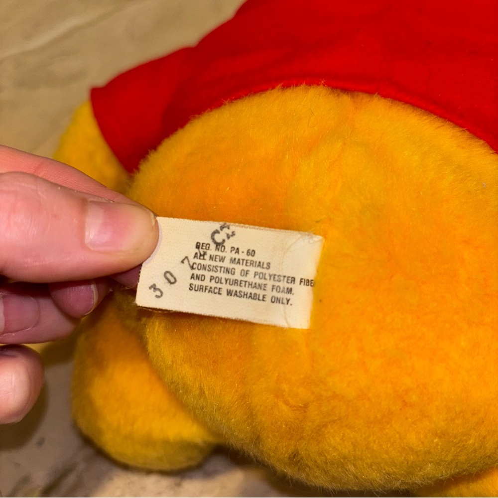Vintage Disney's Winnie The Pooh 1994 Teddy Bear Plush With Honey Pot Mattel - Picture 6 of 9